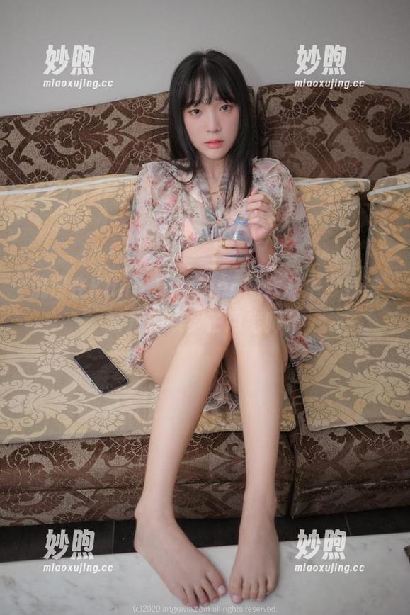 Kang Inkyung 沉浸在Kang Inkyung的作品中,打破常规的埃罗芒阿老师!